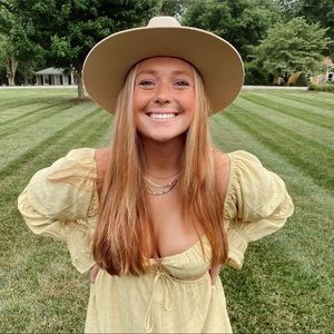 Meet your Posher, Reese